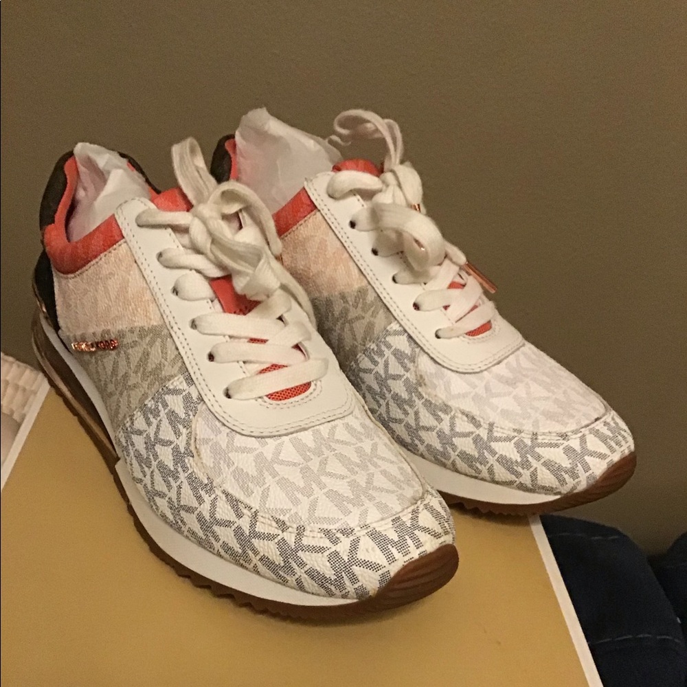 Michael KORS Allie Trainer Extreme Multi Fashion Sneakers